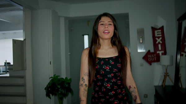 Analsex Video. Anale Dominanz für die zierliche Studentin